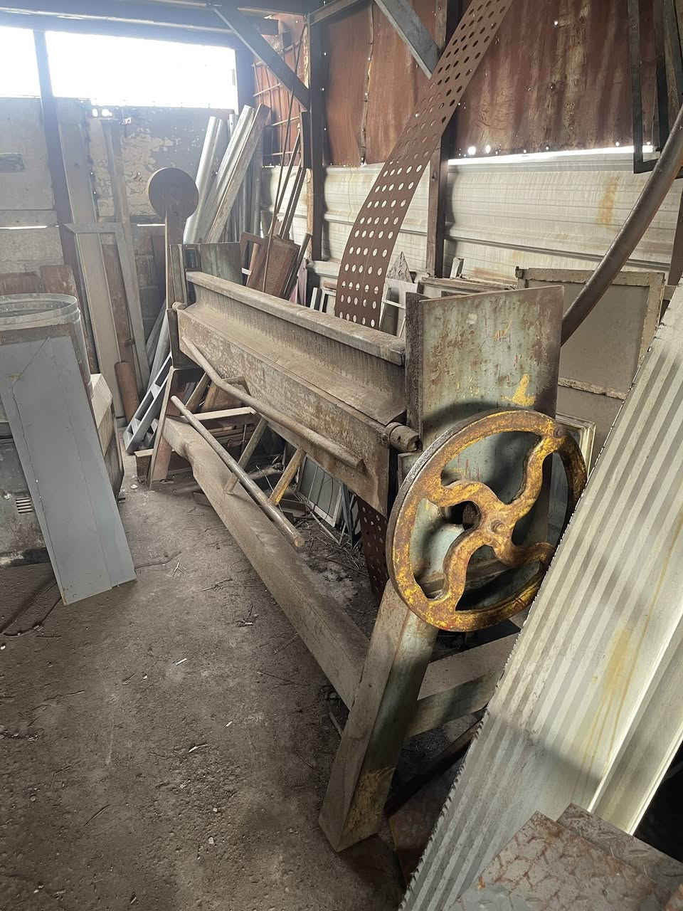 للبيع ❗️❕❗️                    معواجه وتفريز كيلون. للاستفسار الاتصال ع واتساب ***********
