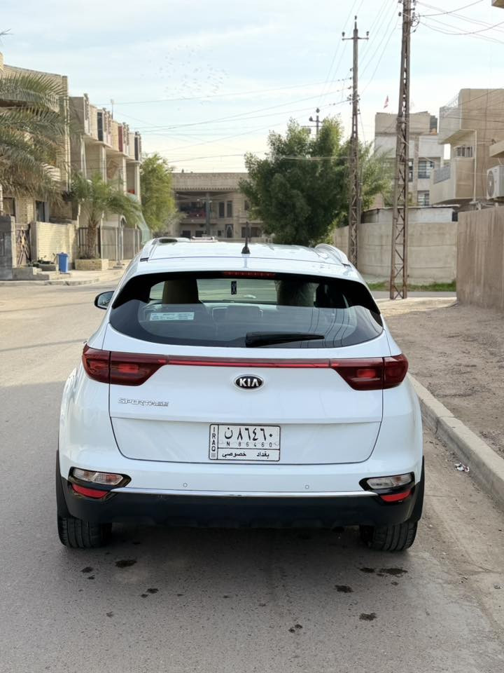 السلام عليكم 
كيا سبورتج 2020خليجي وكالة الدولية 
رقم بغداد تحويل مباشر 
مواصفات 
بصمه +كشنات كهرباء +جلد +حساسات خلفية +مري شفط 
ماشية 77الف  حقيقي 
(السونار كما موضح بل صور بدون دواخل بدون فتح ٣قطع فقط)
(مكينه كير حدادية كفالة 
السعر 168وبيهة مجال للشراي 
اي استفسار ***********
مكاني بغداد حي القاهرة
