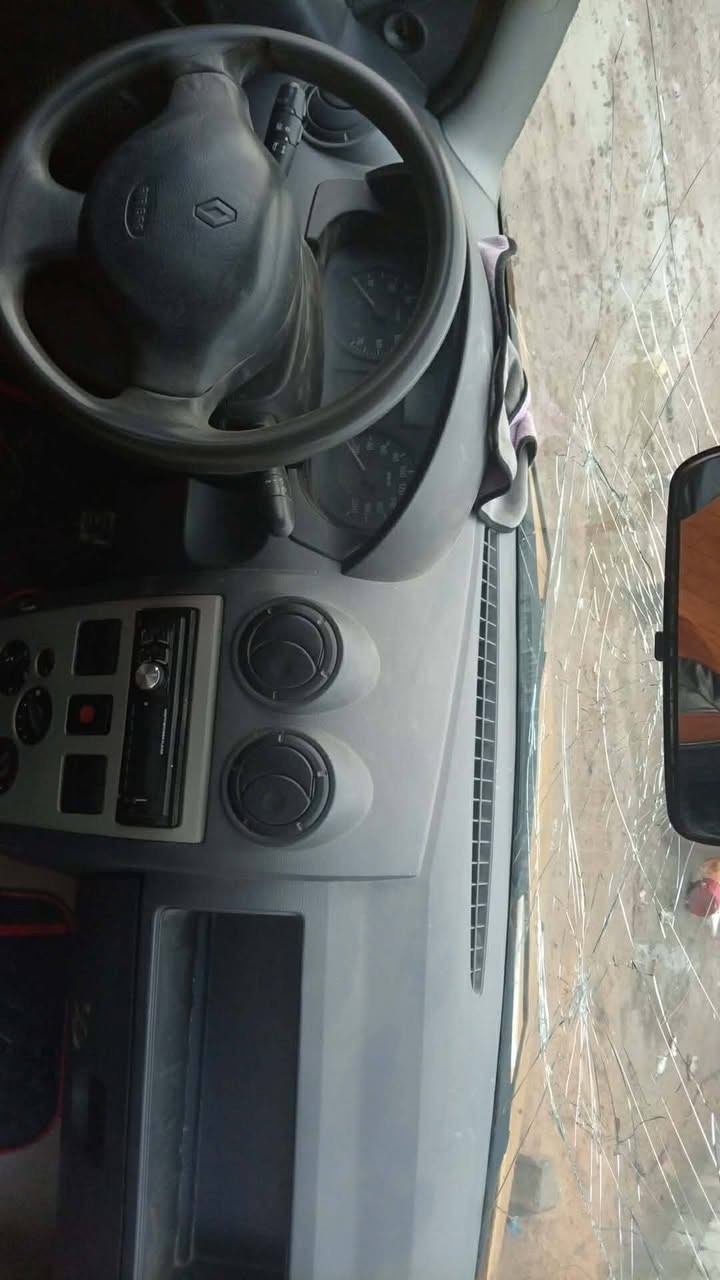 سلام عليكم رينو لوكان موديل 10 سنويته 28 سياره خير من الله كير ومكينه اسياره بيه طخه كلش بسيطه بل بنيد وصبغ احزام جماليه فقط تجي ترايك وين متريد اسعر 32 وبيه مجال ***********
