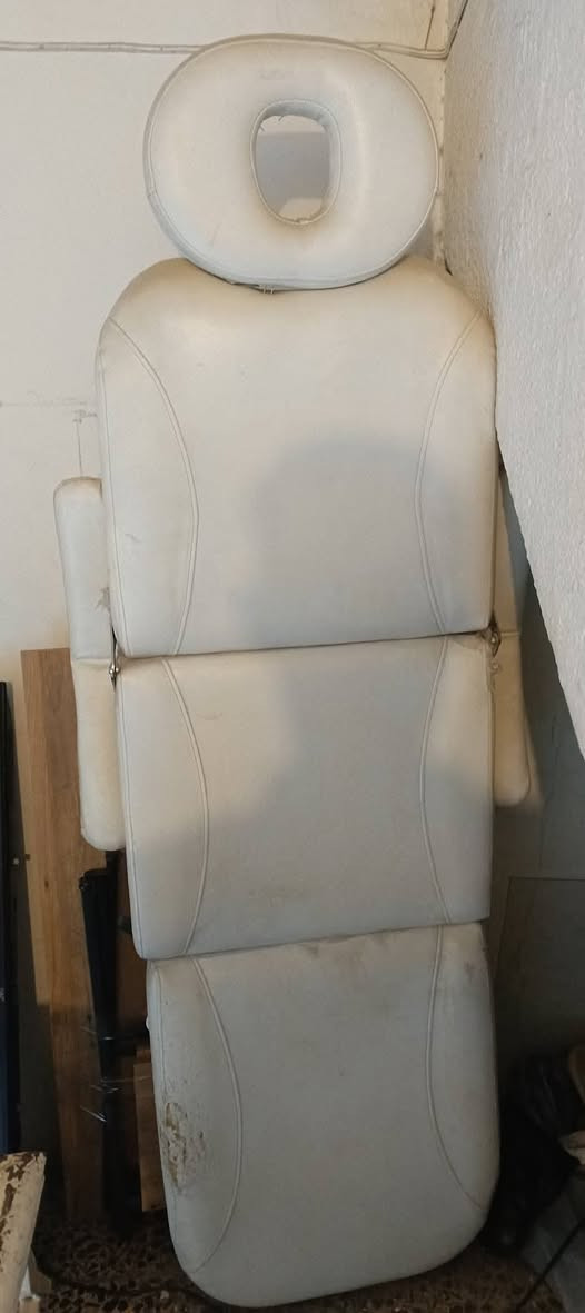 السلام عليكم كرسي مساج سديه
نضافته 90 مكاني بغداد الامين *********** بي وتساب
