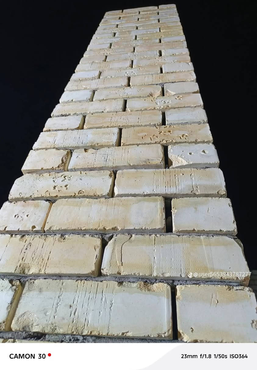 السلام عليكم اني خلفة بناء بناء درجه اولى اشتغل طابوك وبلوك واشتغل ع دبل او قطعي ***********
