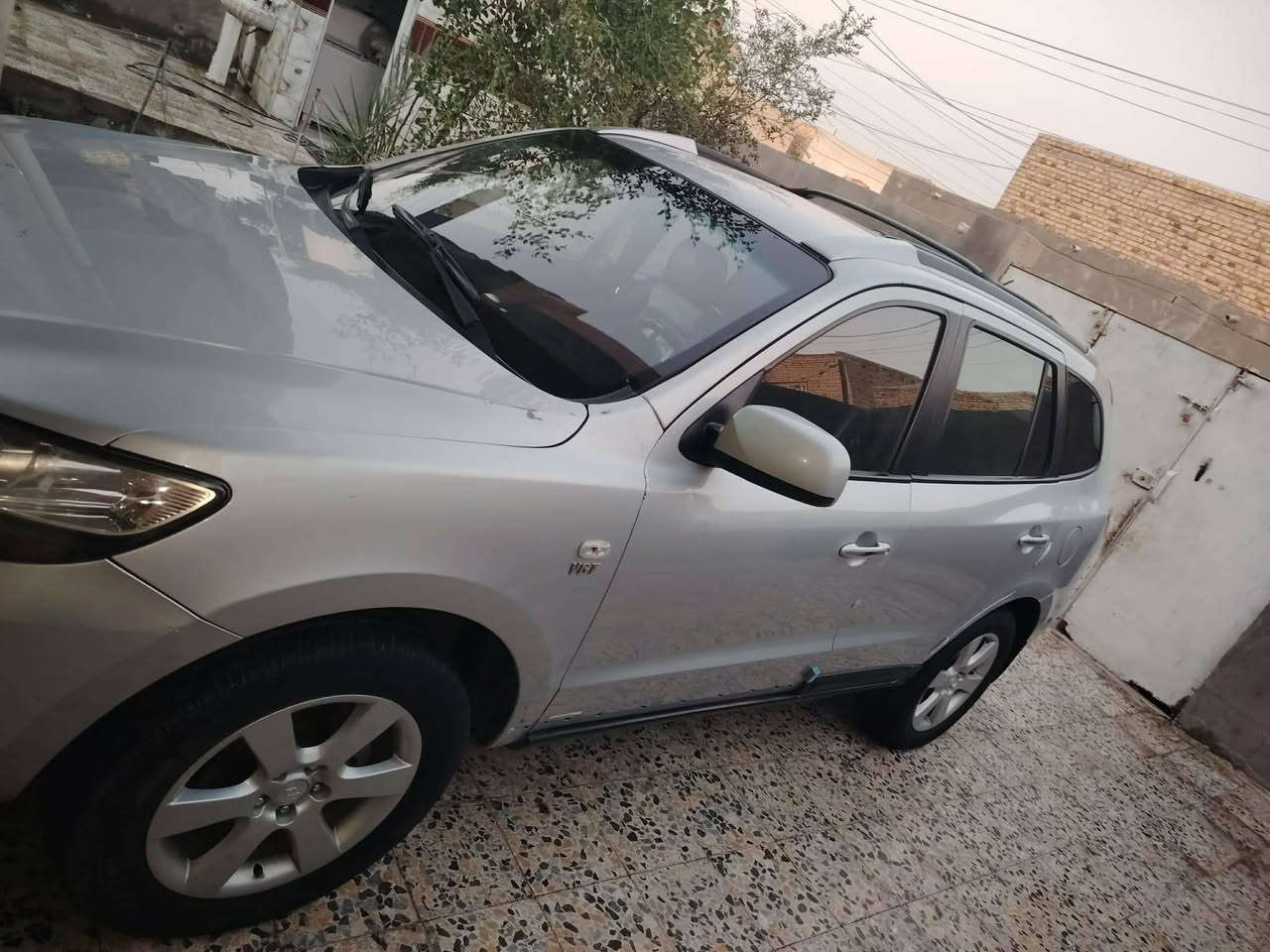 سلام عليكم ورحمة الله وبركاته سنتافيه 10 كاز مكصوص جنطه واذ اكو مراوس سياره ناصيه حاويه عادي
سياره خير من الله ***********
