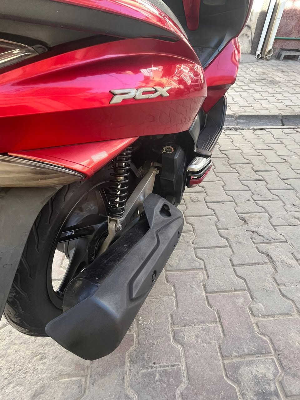 دراجه pcxجيل الاول. محرك(150) jf  ياباني لدراجه  ياباني كفرات ابلاديهه رمبه موديل 2016,,,,,,,,,,,,,
حساس ازدحام حرف A 
دراجه كامله أستان كهربائي   لا تبخير. ولاتنقيص الدراجه مكينه لوك شلعه معدل خير من الله  احلا من الصور مال جناي المكان بغداد الكرخ  دراجة مكفوله. كفاله عامه. رمبه  اي نقص مابيه السعر( مليون 350)
وبيه مجال الاتصل( وتساب موجود )
***********
