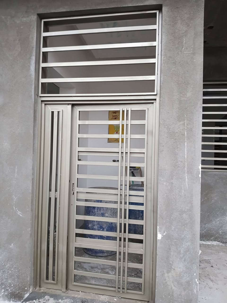 صبغ وتنظيف الشبابيك والابواب وصبغ الجدران بأسعار مناسبة *********** للاتصال +واتساب شغل درجه اولى
