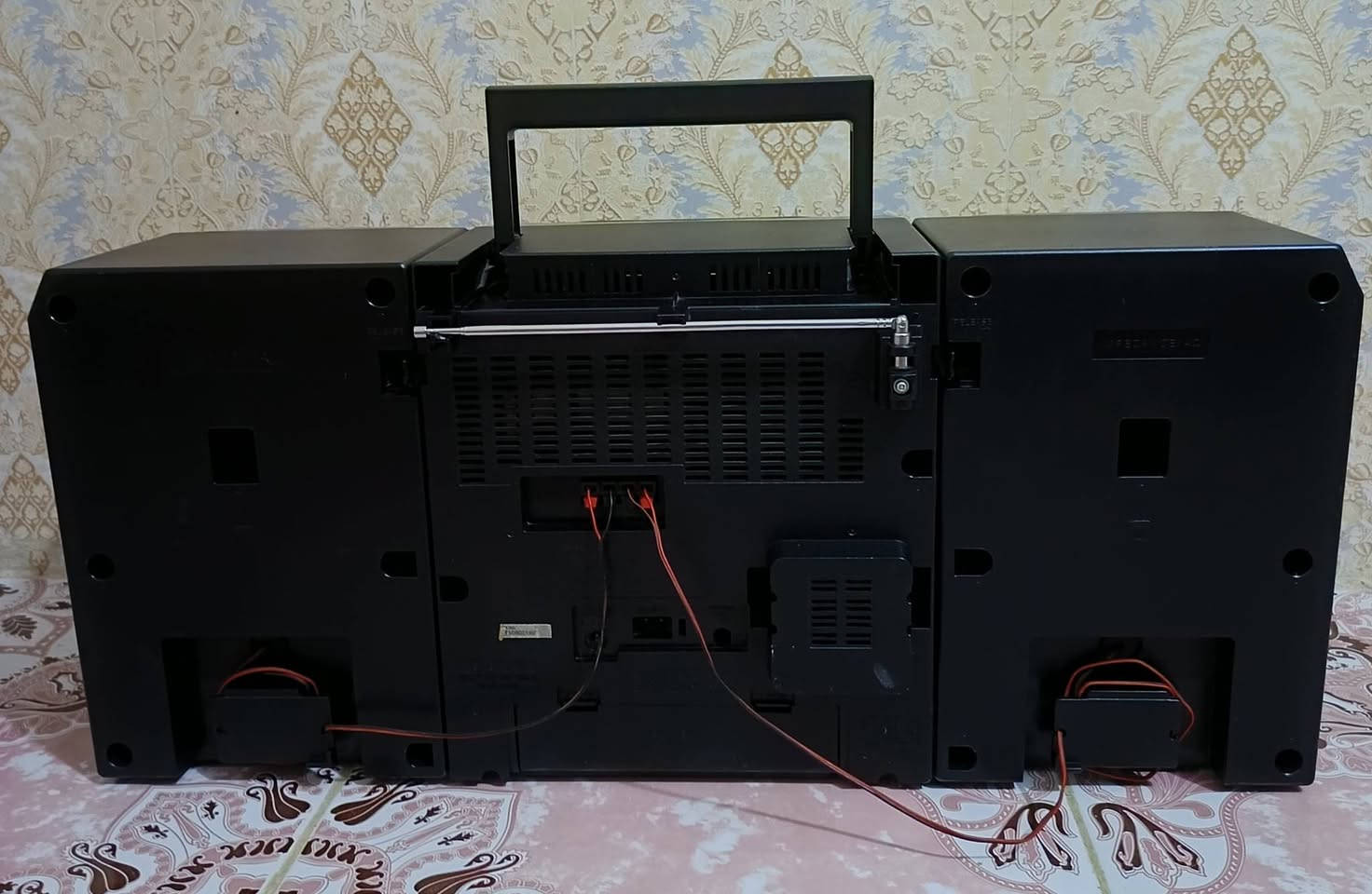 السلام عليكم
مسجل باناسونيك نضيف جدا شغال بالكامل

اواكس ودبل كاسيت وراديو 4 موجات سحب ممتاز

صنع في اندنوسيا / السعر 50 الف مع التوصيل


**إذا كنت صاحب هذا الإعلان وتريد حذفه لأي سبب، رجاءا أرسل رسالة إلى الدعم الفني**