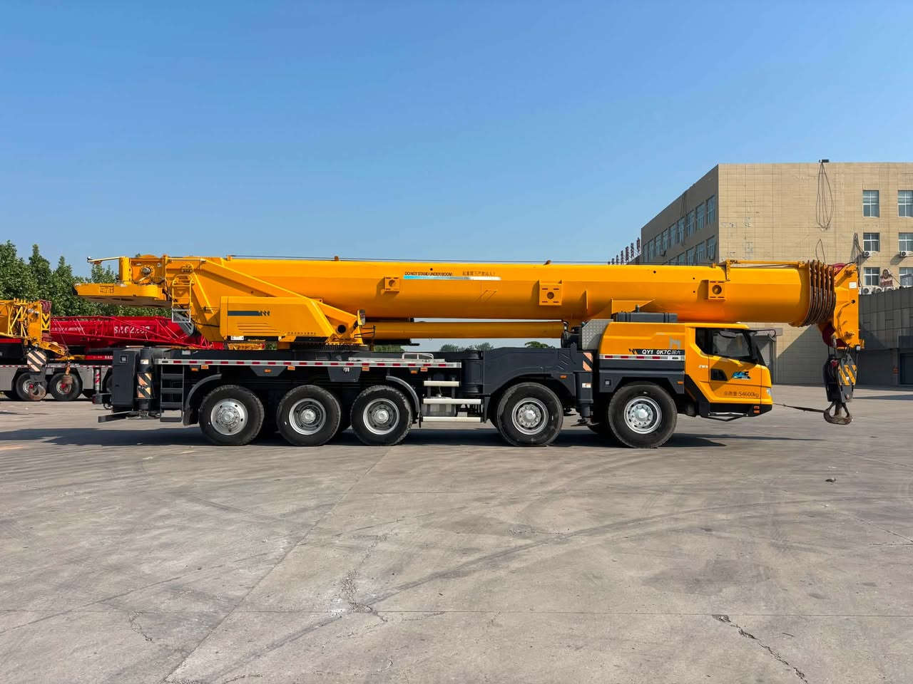 XCMG QY100K7C CRANE
For sale: 2022 XCMG QY100K7C crane, with a main boom of 75 meters and counterweight of 39 tons. 5-axle chassis, 3-axle drive, 3-axle steering. Excellent condition. 
Contact: +86 13526170326, 
Whatsapp: +86 13526170326 (Yang)
 #XCMG  #crane #起重机
بيع رافعة XCMG QY100K7C لعام 2022، ذو ذراع رئيسي طوله 75 مترًا ووزن التوزن 39 طنًا. ذات صارورة بخمس محاور، وثلاث محاور موجهة وثلاث محاور موجة. حالة سيارة رائعة. رقم الاتصال: +86 13526170326 Whatsapp: +86 13526170326 (يانغ)

Продается кран XCMG QY100K7C 2022 года выпуска. Главный стрела - 75 метров, противовес - 39 тонн. Шасси на 5 осях, 3 оси приводные, 3 оси управляемые. Машина в отличном состоянии. 
Телефон для связи: +86 13526170326 
Whatsapp: +86 13526170326 (Ян)


**إذا كنت صاحب هذا الإعلان وتريد حذفه لأي سبب، رجاءا أرسل رسالة إلى الدعم الفني**