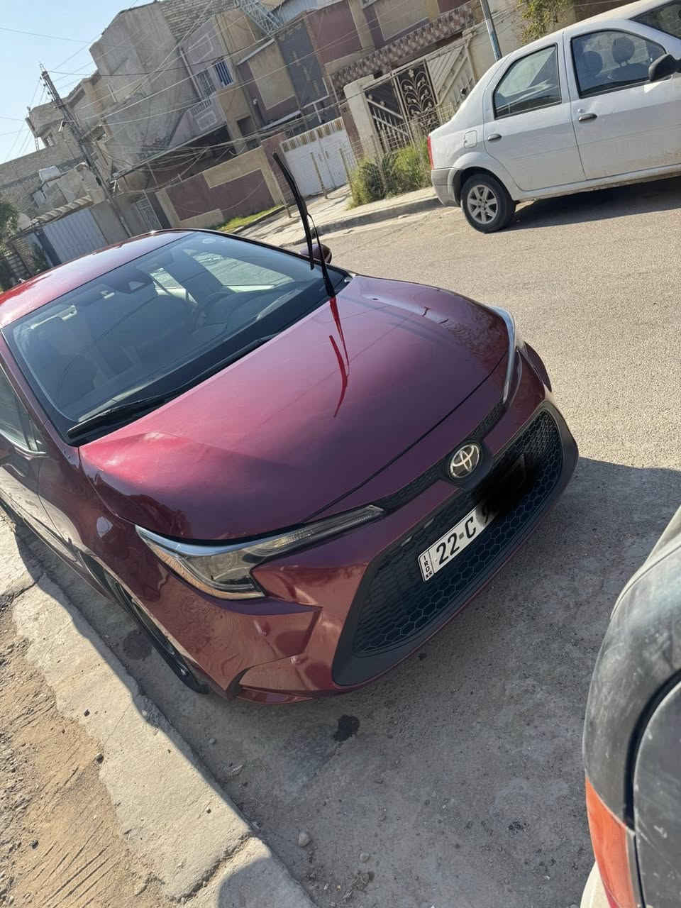 سلام عليكم
كورلا موديل ٢٢ أمريكي 
رقم أربيل باسمي تحويل ثاني يوم 
سياره ماشيه ٦٠ كيلو 
حادث أمريكا قطعه وحده  بس ربع البنيد 
وبيه هلال الجاملغ خلف السائق صار بلعراق 
سياره صدر تبريد كير مكينه كفاله ع بلاد 
مواصفات سياره عاديه Le
داخل لونين 
ويل عادي 
اتو هولد 
هندر بريك بصمه 
السعر 145 
عنوان سياره بغداد حي العامل 
***********
