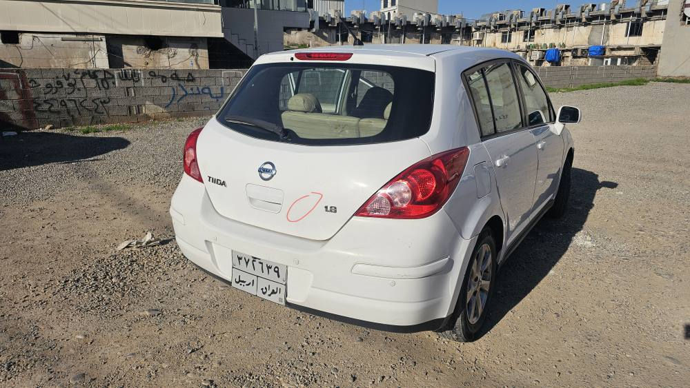 Nissan Tiida 2013
دەرگای سایەق ساردیی هەیە
دۆسەی پشت سەکن هەیتی
قۆپەکی سندوقی هەیە
*********** أربيل, العراق
