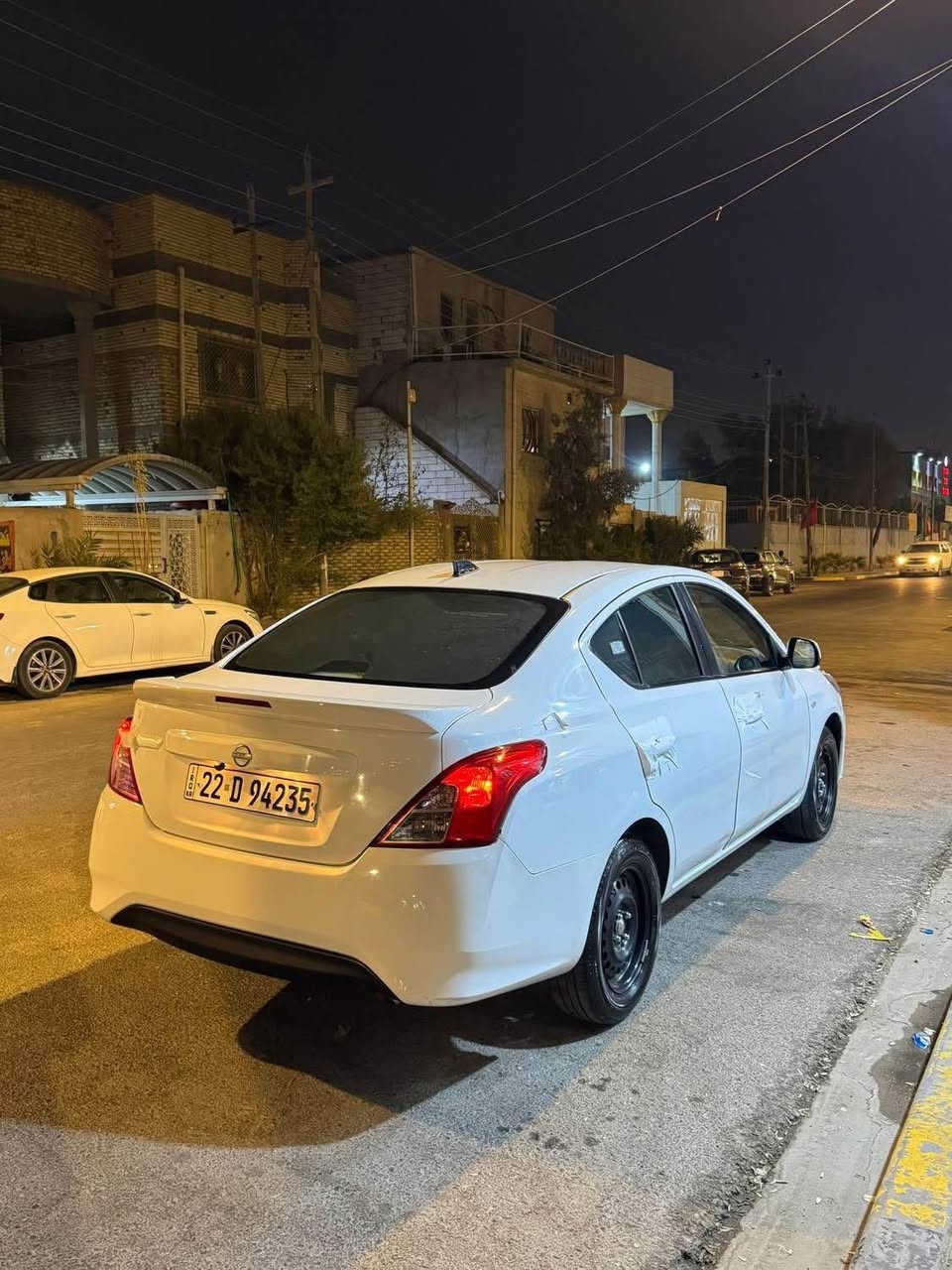 نيسان صني هندي مامشتغله تكسي 
ماشيه٢٩ بيه بارد كلش قليل اصبع تقريباً
رقمي*********** الزبير, البصرة
