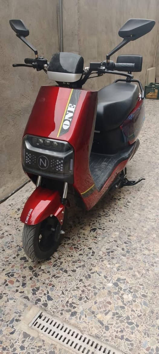 سلام عليكم دراجة شحن للبيع موديل 2025 جديدة 6 بطاريات ملف 20000 السعر ب 800 وبيهة مجال *********** موجود واتساب مكان البياع
