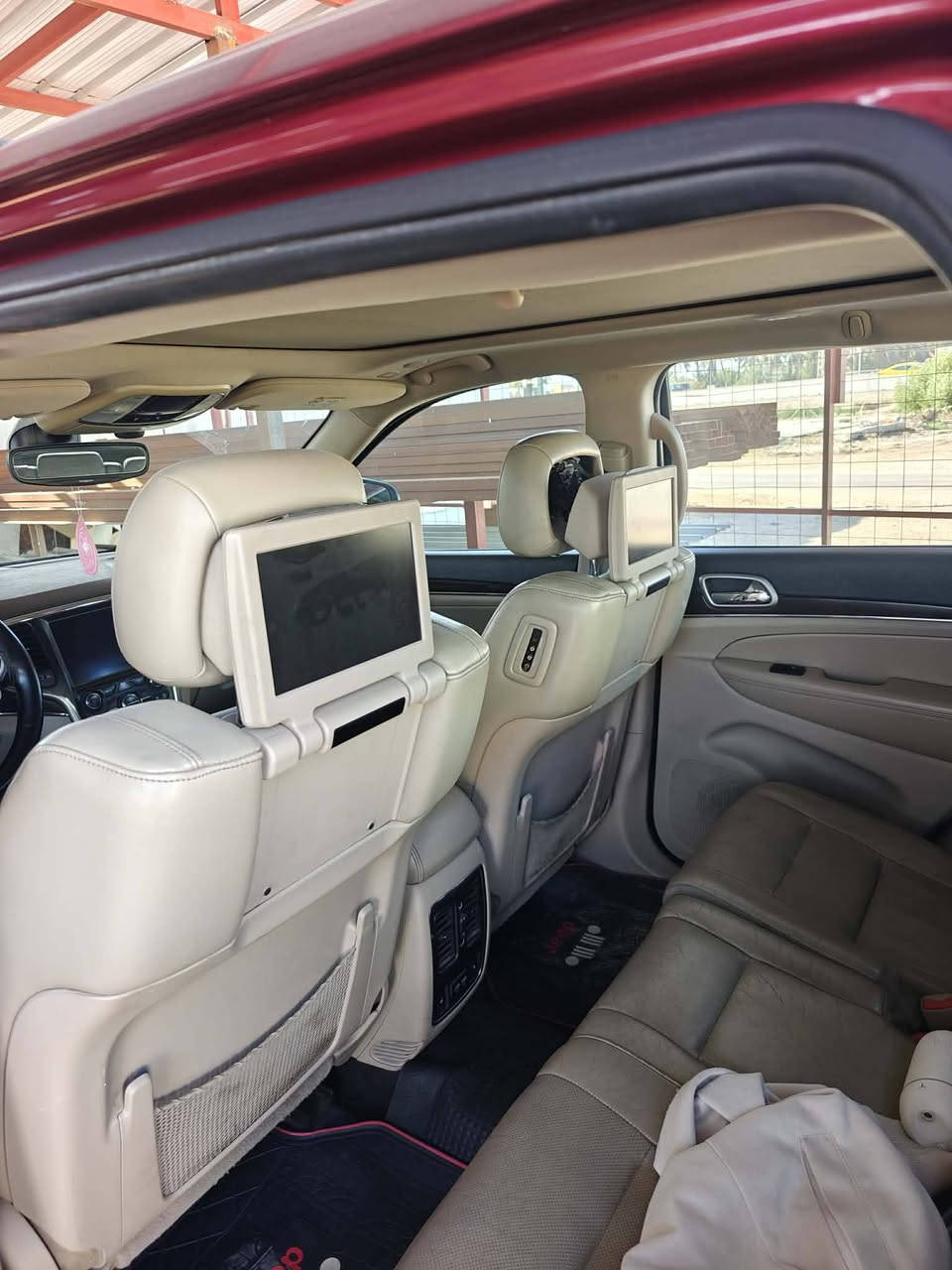 جيب كراند شيروكي لمتد بلس خليجي مكفول ..محرك 6 
موديل 2018
ماشيه 140 الف كيلو
مكلف بلنشر
مكان بابل ..للاستفسار ***********
