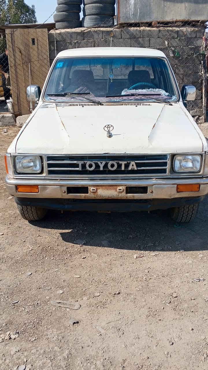 للبيع بيكم تيوتا 87 رقم بغداد دولي بسمي سنويه جديدة لغايه 2031  سياره نظيفه وجاهزه مكينه وكير حداديه كهربيات دوشمه تخم تاير سياره جاهزه سعره 47 ورقة وبيه مجال مكان  السياره بغداد  مكلف بلنشر ***********
