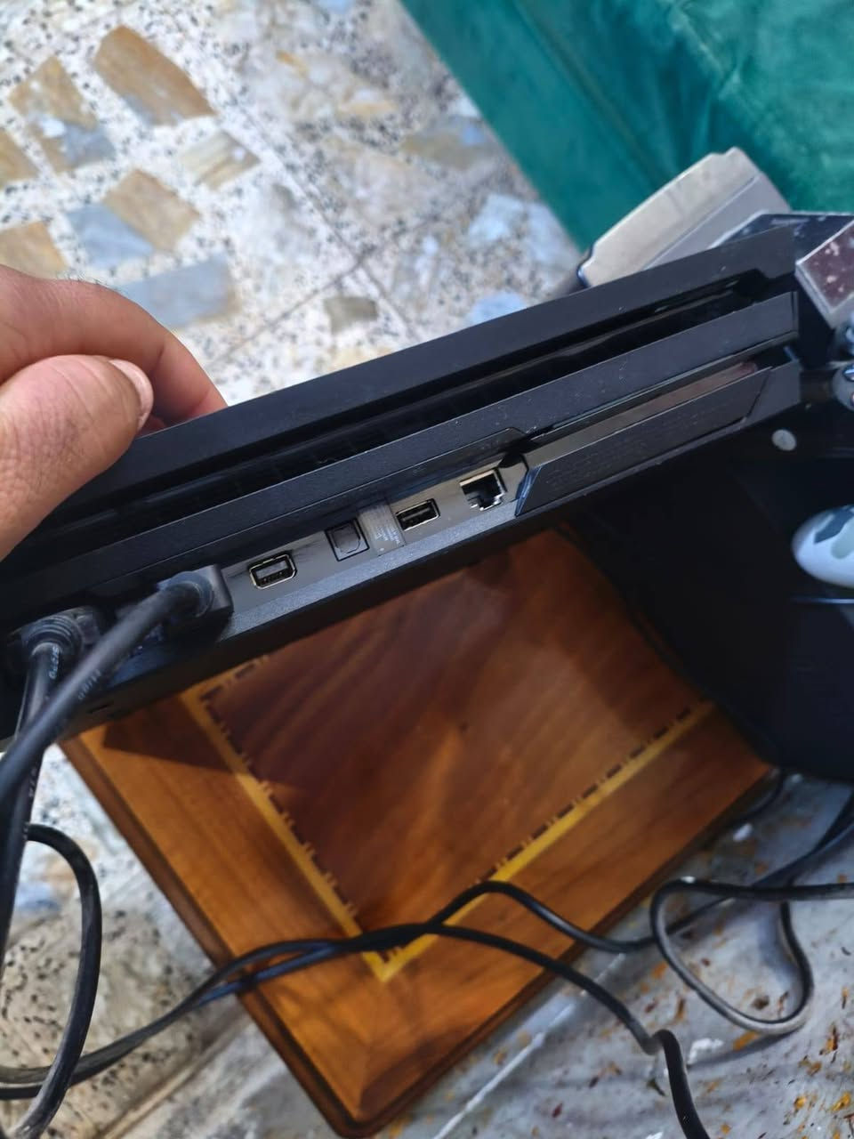 السلام عليكم ورحمه الله وبركاته بلي ستيشن فور برو مهكر الجهاز مامفتوح ولا مصلح والييل ضمان موجود على الفحص تاخذه 
نظام التهكير مالته ..9.00 الافضل حاليا 

ملحقات كامله جوستكات اثنين وحده تجاري +اصلي لكن بيه خلل بسيط 

وياه يوبي اس ابو شاشه دبل بطاريه 2000va سعره 90الف ماخذه وهسه اغلى صار 

الجهاز كامل هو وملحقاته وياه العاب داخل الجهاز استخدام قليل+ شاحنه جوستكات اصليه الجهاز موضح بالفيديو نظام والعاب

السعر 450 وبي مجال بسيط المكان الدوره مصفى الدوره اني مكلف بالنشر هذا رقم الولد *********** بي واتساب
