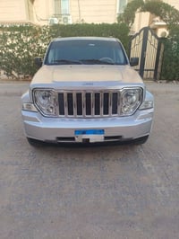 شيروكي • موديل ٢٠٠٩ • ماشية ٢٠٠ ألف كم