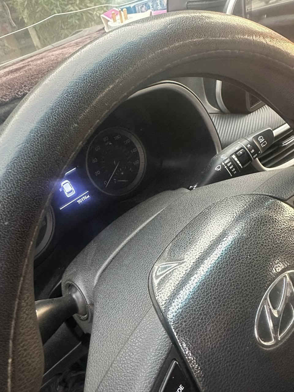 للبيع فقط توسان موديل 20. امريكي محرك 2000 دوش حادث فقط بنيد فول موصفات عدا فتحه مكان ديالى.  جاهزه سعر جدا مناسب 170 ورقه. اسف بيع فقط. ماشيه 70 الف كيلو حقيقي ستخدام شخصي مال بيت ***********.
