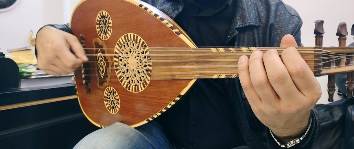 عود للبيع – فرصة لعشّاق الطرب الأصيل 🎶
عود صناعة عراقية من صانع معروف: شوقي الخزرجي

✨ الحالة: جيدة جدًا ونظيف
✨ الأوتار: جديدة (Aurora) – صوت واضح وجاهز للعزف مباشرة
✨ مناسب للمبتدئين والمحترفين

💰 السعر: 650 ألف دينار
📉 قابل للتفاوض للجادين

📍 الموقع: بغداد – الزعفرانية

📩 للتواصل خاص أو على الرقم: (أضف رقمك هنا)
للبيع – فرصة لعشّاق الطرب الأصيل 🎶

عود صناعة عراقية من صانع معروف: شوقي الخزرجي

✨ الحالة: جيدة جدًا ونظيف✨ الأوتار: جديدة (Aurora) – صوت واضح وجاهز للعزف مباشرة✨ مناسب للمبتدئين والمحترفين

💰 السعر: 650 ألف دينار📉 قابل للتفاوض للجادين

📍 الموقع: بغداد – الزعفرانية

📩 للتواصل خاص أو على الرقم: (*********** )

— فرصة ما تتكرر، اللي يعرف قيمة الصوت العراقي الأصيل راح يقدّر 
— فرصة ما تتكرر، اللي يعرف قيمة الصوت العراقي الأصيل راح يقدّر
تحب تسمع صوته تفضل واتساب
