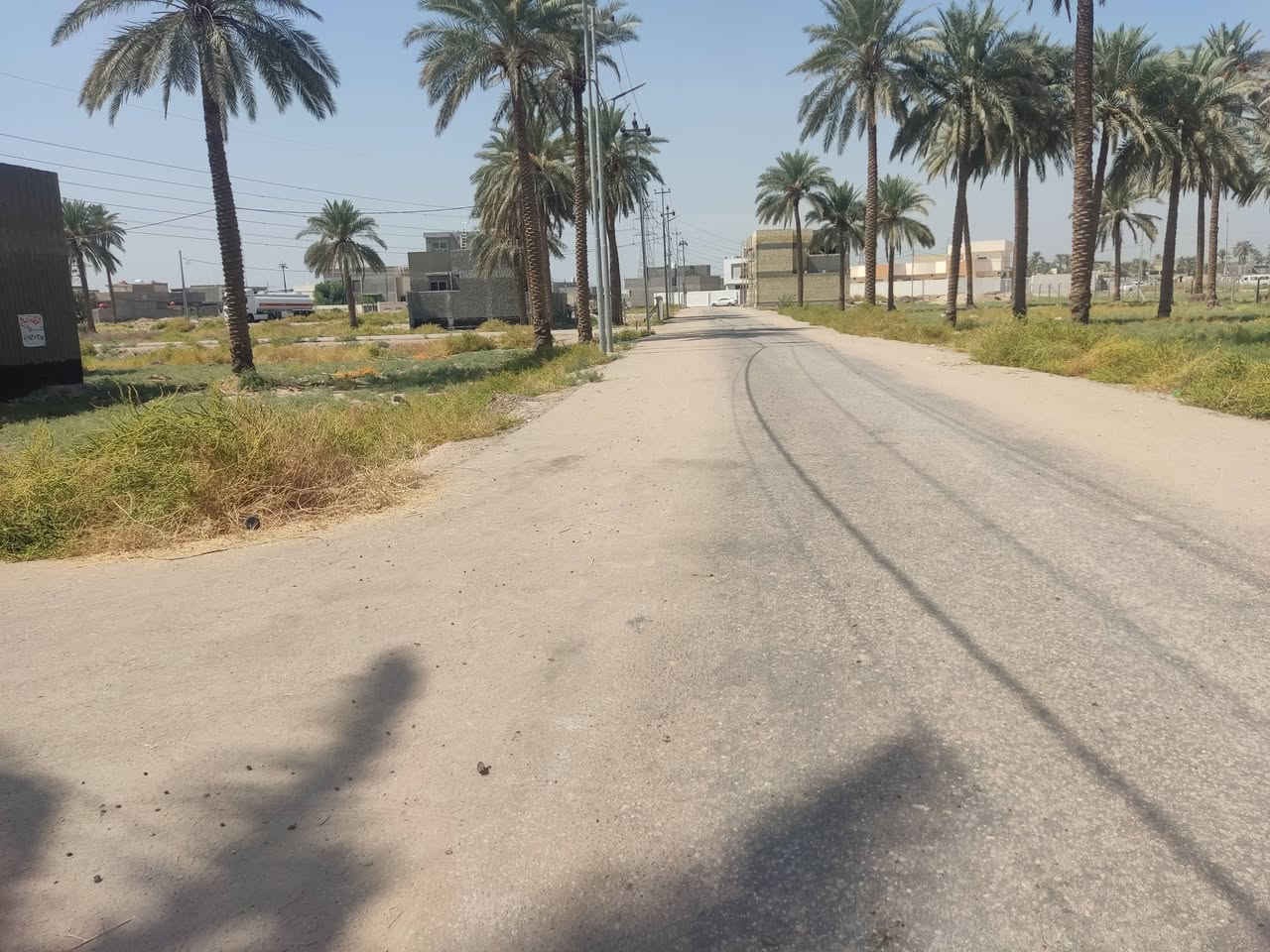 بيت للبيع 
180م
سند25
الموقع زوير خلف المشروع قرب الملعب الخماسي 
عرض الشارع 10 م تبليط 
غرفتين نوم 
صاله هول 
مجمع صحيات 
داخليه وخارجه كراج سيارة وحديقه.. 
طابوك جمهوري البيت كله اي نقص مابي 
السعر 170
للاستفسار  اتصل ***********
