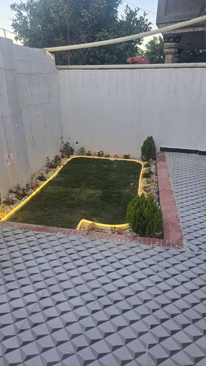 بيت للبيع طابو زراعي سند ٢٥. موقع بيت قرب علويه شريفه بنت الحسن مكان جدد مرتب.  مساحه ٢٤٠. ***********
