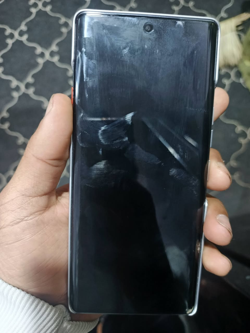 السلام عليكم جهاز موبايل كامون 40 برو 5G ذاكرته 256 استخدام قليل 10ايام سعره 310 وبي مجال قليل مكاني الكزيزه ***********
