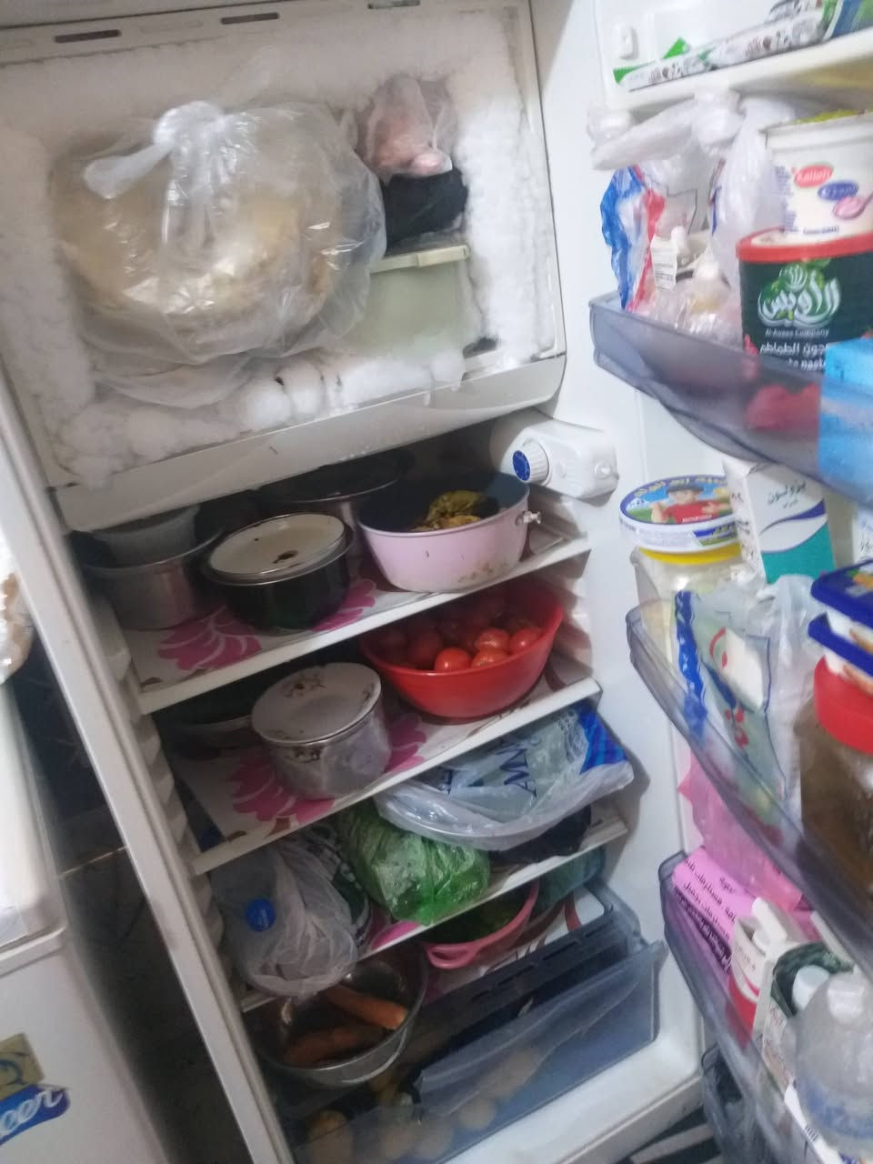 ثلاجه البيع نضيفه كلش وشرط الشغلل ***********
