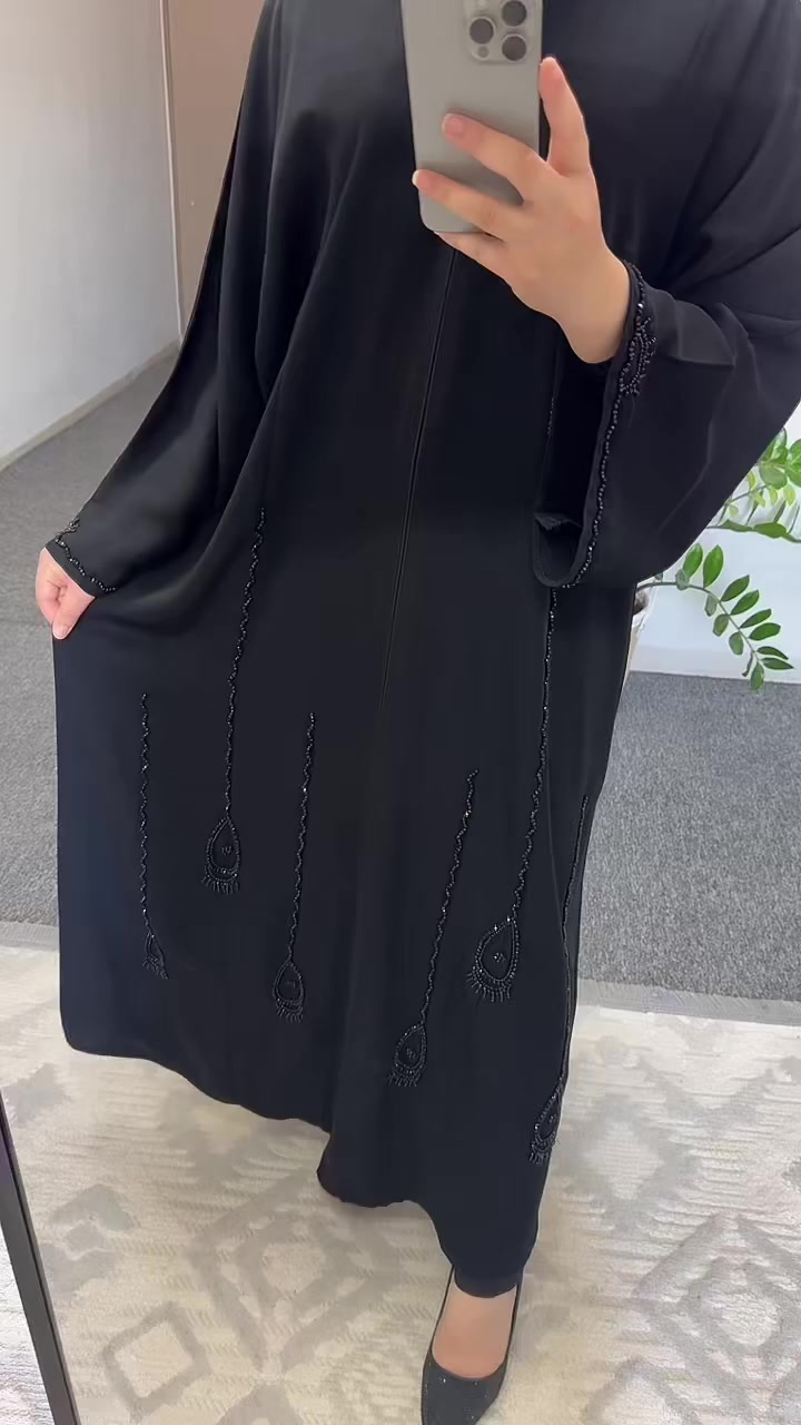 عباية كويتي الشغل شك يدوي ثكيل سوادها فاحم كشخه تجنن✅

تلبس لحد وزن 150 
للحجز ارسال (وزن وطول ورقم وعنوان) 
يوجد توصيل لجميع محافظات العراق 

 #عباية
 #تصويري
 #جديدنا__لاينتهي #اكسبلور


**إذا كنت صاحب هذا الإعلان وتريد حذفه لأي سبب، رجاءا أرسل رسالة إلى الدعم الفني**