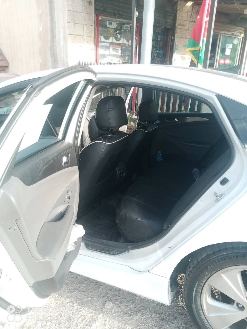 للبيع
هيونداي سوناتا 2012 بانوراما وارد امريكي
فل اضافات 
كاوشوك بحال الوكاله 
ماتور 2400cc افرهول جديد تحت الكفاله 
قير توب ترونك فحص 
 ABS فحص 
السياره مش بحاجة برغي صيانه دوريه 
فرش جلد ملبس فرش 10D
ترخيص 21/6/2026
الفحص مرفق بالصور 
السعر 6.000 قابل للتفاوض 
للتواصل : 0779834245 طارق القضاه


**إذا كنت صاحب هذا الإعلان وتريد حذفه لأي سبب، رجاءا أرسل رسالة إلى الدعم الفني**
