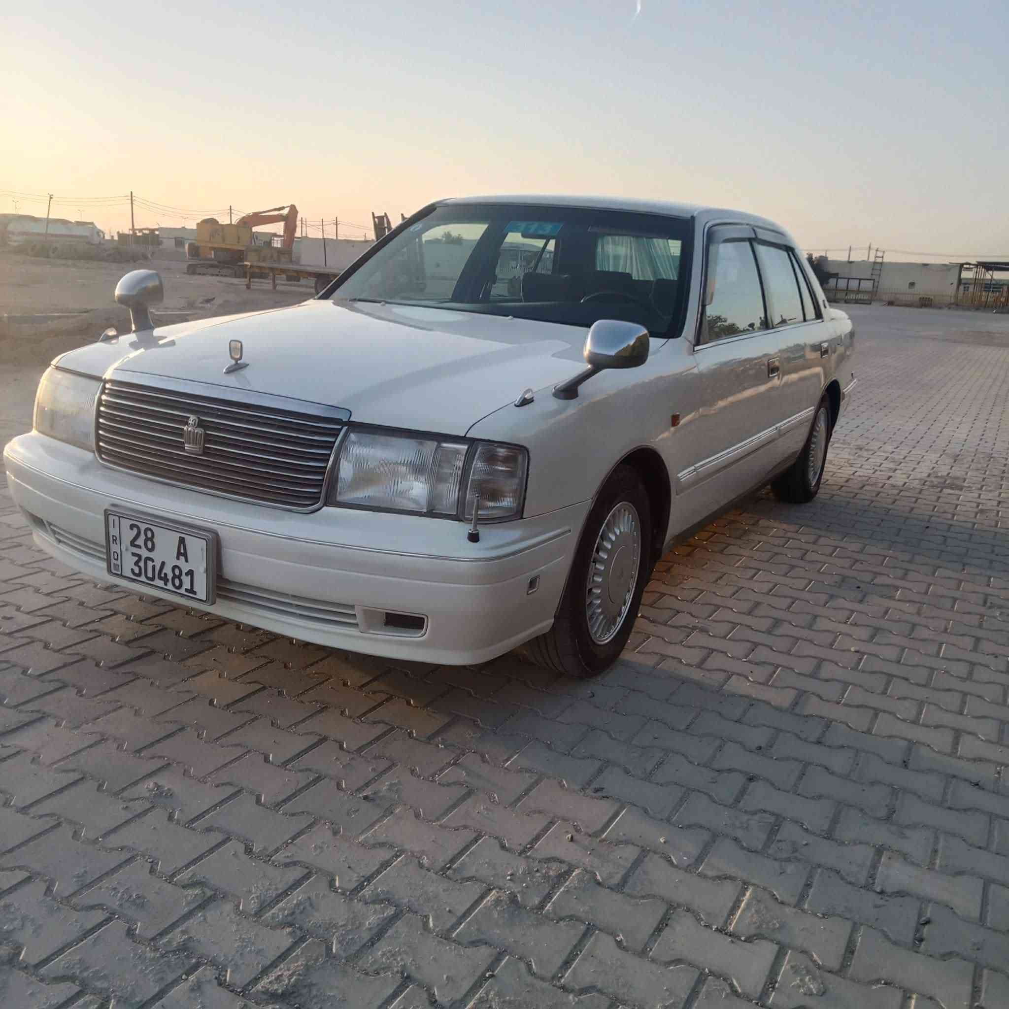 سلام عليكم راس الثور تكر سياره فول رقم نجف الجديد مقفوله من القص والنقل الجثه السعر 125 وبيها مجال الوان السياره النجف كوفه العباسيه***********
