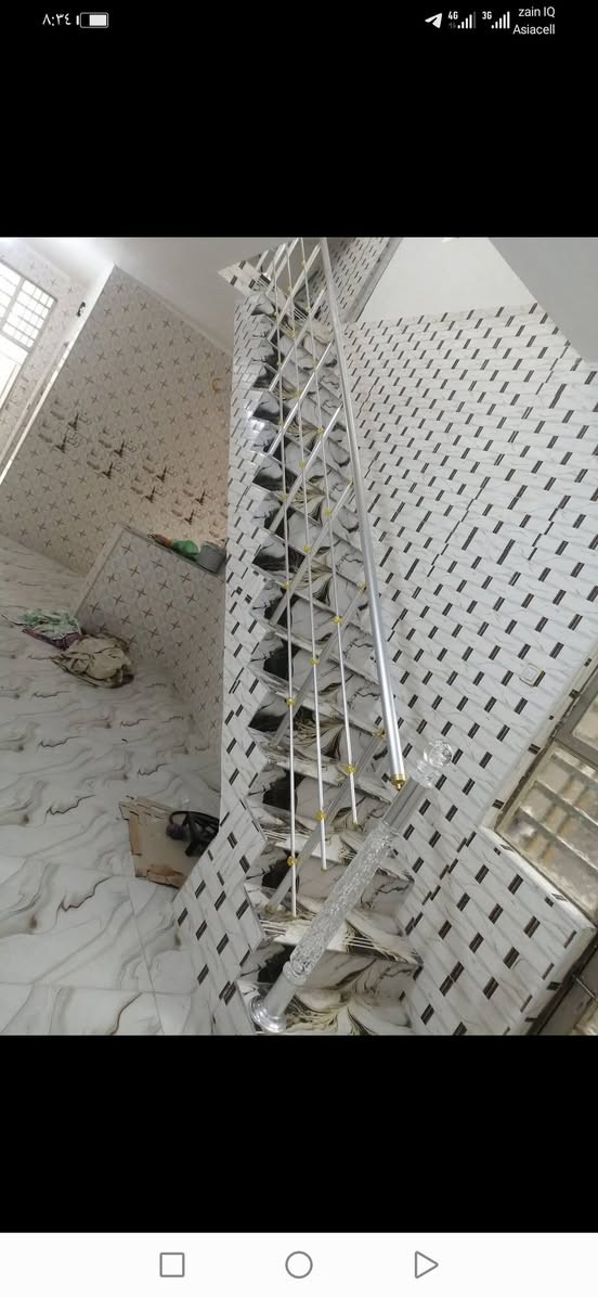 سلام عليكم بيت 100.متر حي النداء المنطقه بل 50-الف طابق اونص الطابق الاول غرفه وصاله ومطبخ مغتوح اوستقبال اوتخاريخ داخل وخارج الطابق الثاني غرفه وصاله اوتخاريج البيت طابو صرف بسمي قرب مدرسه الئبتدائيه  الاتصال عل واتساب او رقم ***********----السعر 95--. مع
،
