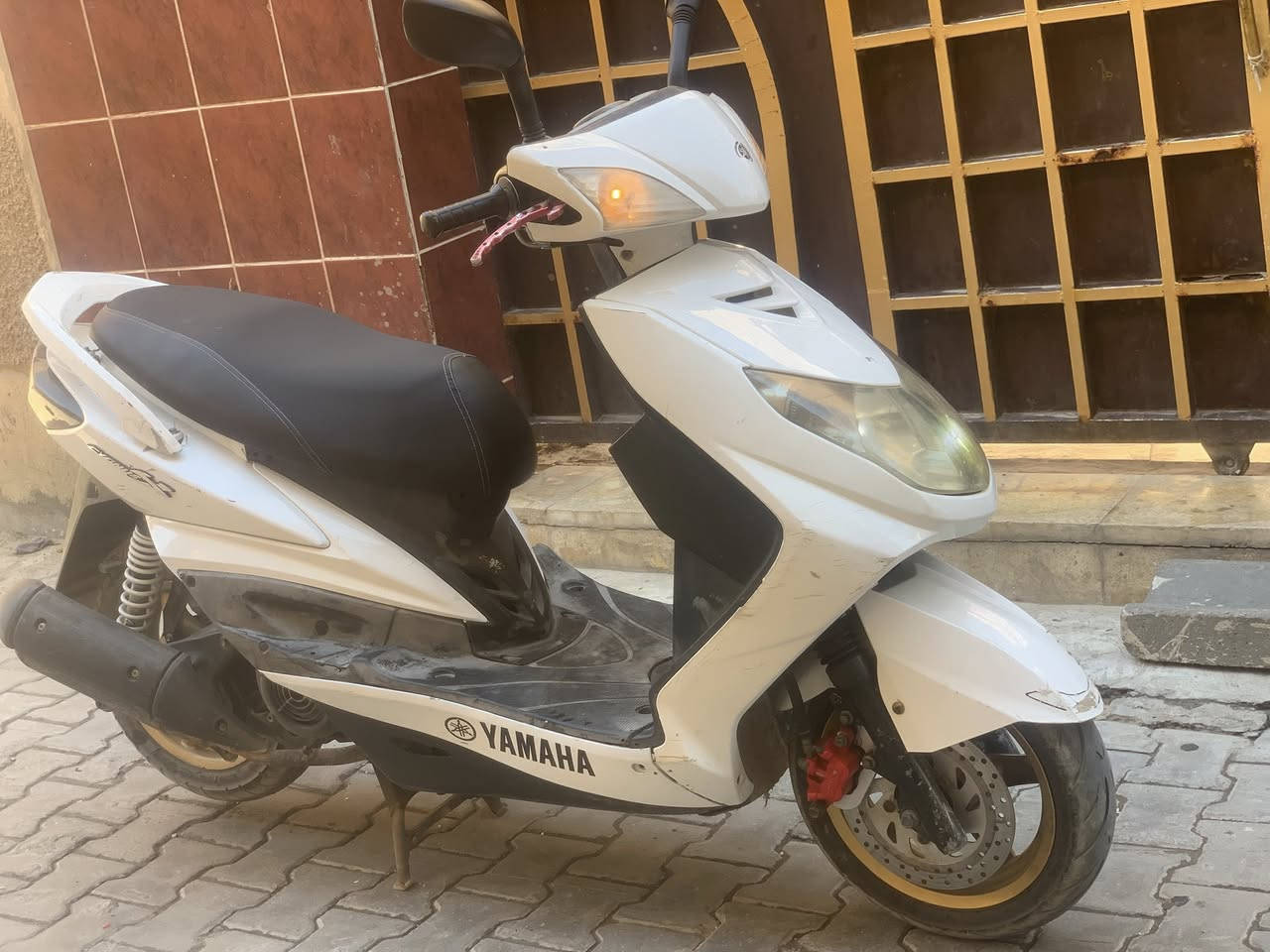 سكنس فحل كوريه شغاله منطول لطول 
مكينه مكفوله لانضوح ولا دخان ولاصوت ناعمه كلش
كفرات بلاديه نضافتهن ٨٥ بل 💯 
كهربائيات كله شغاله بس الدشبول عاطل
دبلات تايرات جدد طسه ناعمه 
قفل ستيرن قفل جنطه وقفل جوزه 
سعره 550 بيهى مجال حك جيه بغداد الكريعات استفسار اكثر اتصال ☎️ ***********
