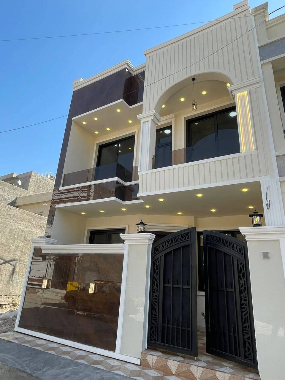 🏡 بيت للبيع 🏡
📍 العنوان: بغداد – الدورة – مدخل البوعيثة – مجمع السلطان الثالث
▪️ المساحة: 100 متر ▪️ الواجهة: 6.25 متر ▪️ النزال: 16 متر ▪️ يتكون من طابقين ▪️ 3 غرف نوم ▪️ بيتونة استقبال ▪️ صالة ▪️ مطبخ ▪️ صحيات عدد (2) ▪️ تشطيب وشغل درجة أولى
📄 نوع الملكية: طابو زراعي (سند 25) ✔️ تنازل شركة وإقرار محكمة
💰 السعر: 143 مليون دينار
📞 للاستفسار والمعاينة: ***********
