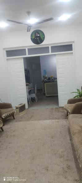 السلام عليكم للبيع دار سكن بناء حديث ٢٠٢٤ الموقع صويره حي الأسرى الجديد المربع الأول المساحه ١٠٠ وجه ٥ متر ونزال ٢٠ 
السعر ١٢٥ قابل للتفاوض للاستفسار الاتصال *********** ووو ***********
