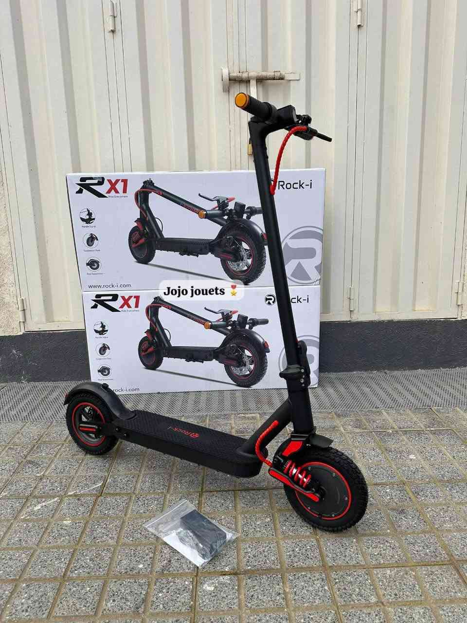 Trottinette Électrique ROCK-I RX1 ⚡️

✔️Batterie lithium 36V10.4Ah.
✔️Moteur Arrière Puissant 700W Max. 
✔️Autonomie *30KM*Max. 
✔️Vitesse maximale : 38 km/h Max. 
✔️Double Amortisseur Avant et Arrière. 
✔️Accélérateur a la main. 
✔️3 Mode de vitesses. 
✔️Démarrage avec bouton. 
✔️Frein Disque arrière. 
✔️Frein Avant électrique. 
✔️Roues Pneu Gonflable 10 Pouces.  
✔️Clignotant Gauche et Droite 
✔️Lumiere LED avant et arrière. 
✔️Étanchéité IPX5. 
✔️Trottinette Pliable. 
✔️Écran LCD. 
✔️Klaxon. 
✔️Tranche d'âge : Adulte 
✔️Poids : 15Kgs
✔️ Capacité de charge : 120 Kgs.

‎📦🚚التوصيل مجاني لجميع المدن مع الدفع عند الإستلام. 

GARANTIE 3 MOIS✅
‎الضمان 3 أشهر ✅ الدار البيضاء, المغرب


**إذا كنت صاحب هذا الإعلان وتريد حذفه لأي سبب، رجاءا أرسل رسالة إلى الدعم الفني**