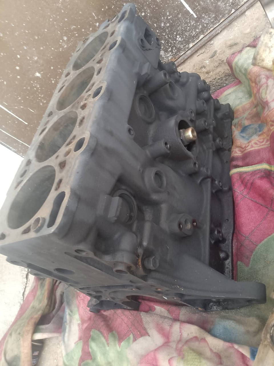 سلام عليكم محرك 3000سوبر  اخو جديد عيزه بس رنكات كل على وضع شرك بيع هيج ***********واتساب تصال عنوان بغداد ابو غريب
