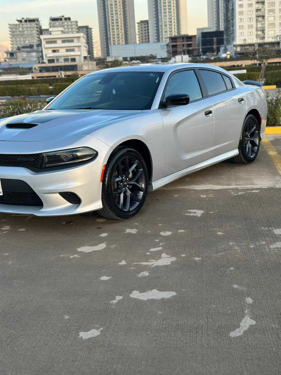 جارجر 23 جيتي محرك 3600 ضرر بابين  وصورة لحادث موجود بسيط كلش السياره بعدها مامرقم تترقم سليمانيه  السعر 280 وبيها مجال
***********
