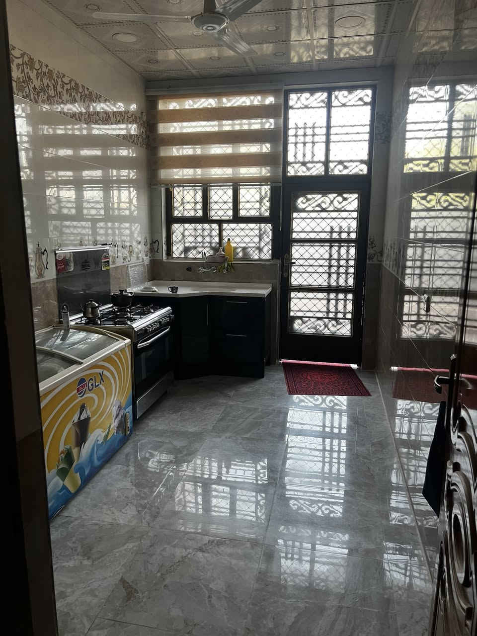 🏘️دار للبيـــــــــع (بناء حديث درجة أولى)
فـٓــــي  شارع شريفه الجديد جهة شارع 80
موقــــــع ممتـــــــاز
____________________
المساحــــــة // 150 متر 
الواجهــــــــة  // 7
النــــــــــــزال   // 24
____________________

طابق واحد 
غرفــــــــــة وصالــــــــــة وهـــــــــــول ومطبــــــــخ ومجـمــــــــع صحيــــــــات ومنــــــــــاور وگـــــــــراج

____________________💲
للأستفســـــــار عن السعر ***********
______________________

   _____________________________________________
