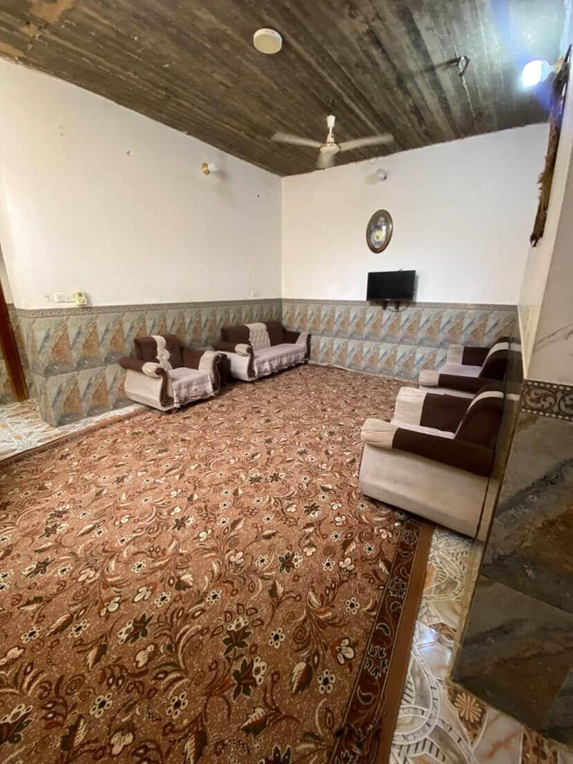 ياالله
سلام عليكم
البيت البيع طابو صرف
مساحه ((200)) متر حي صحفين
مربع ثاني قرب مستشفى تحسس وربو 
يحتوي على
استقبال وصاله
مطبخ وغرفتين نوم
صحيات داخليه وصحيات خارجيه
البيت نظيف كلش 
استفسار اتصل
((***********)) ((***********)) اخوكم أبو عراق.....
