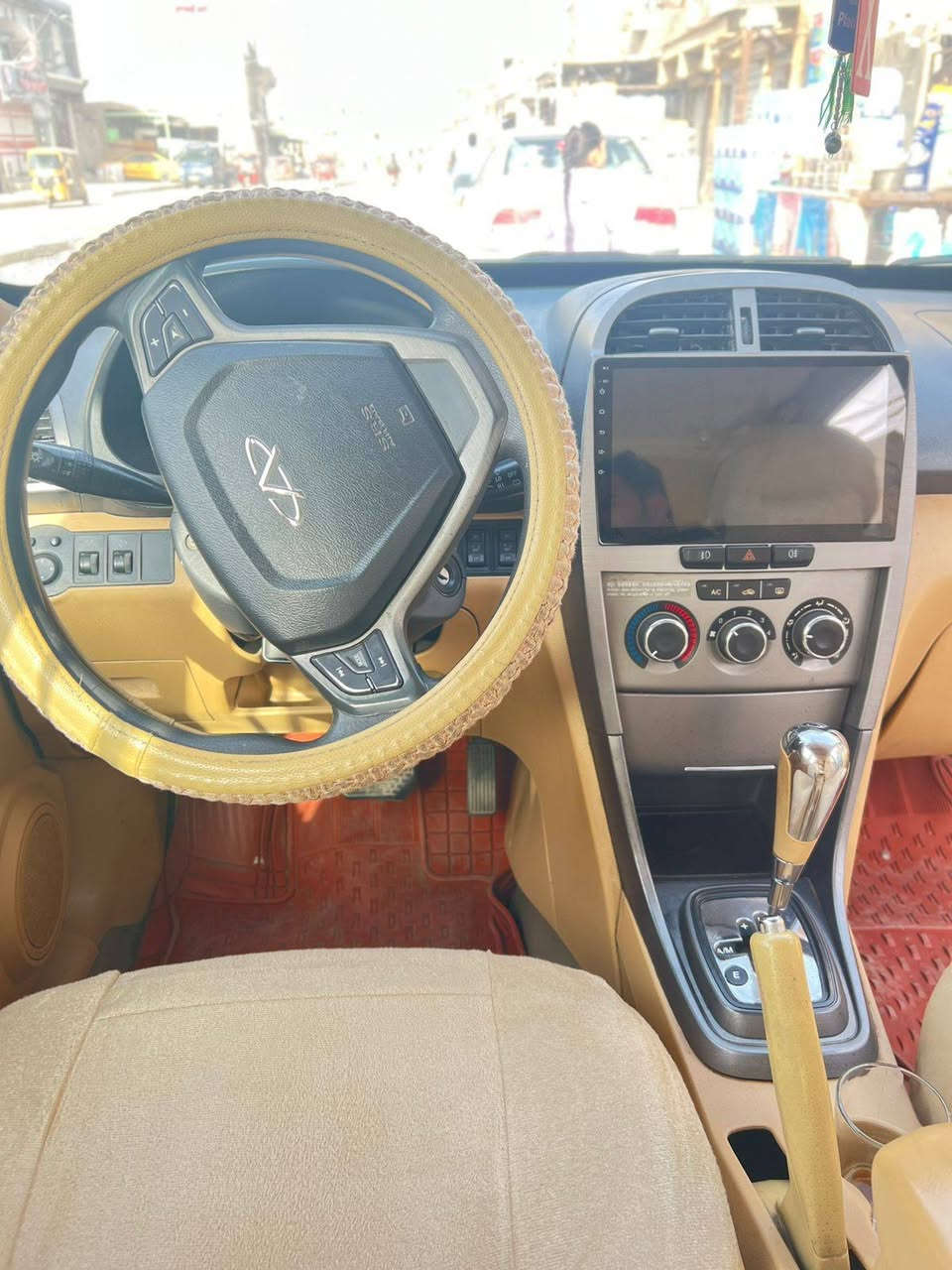 سلام عليكم سيارةللبيع شيري تيكو 2013 مكينه كير اوتو كهربائي بلادي رقم بغداد الماني  بسمي المكان بغداد مدينه الصدر رقم ***********
