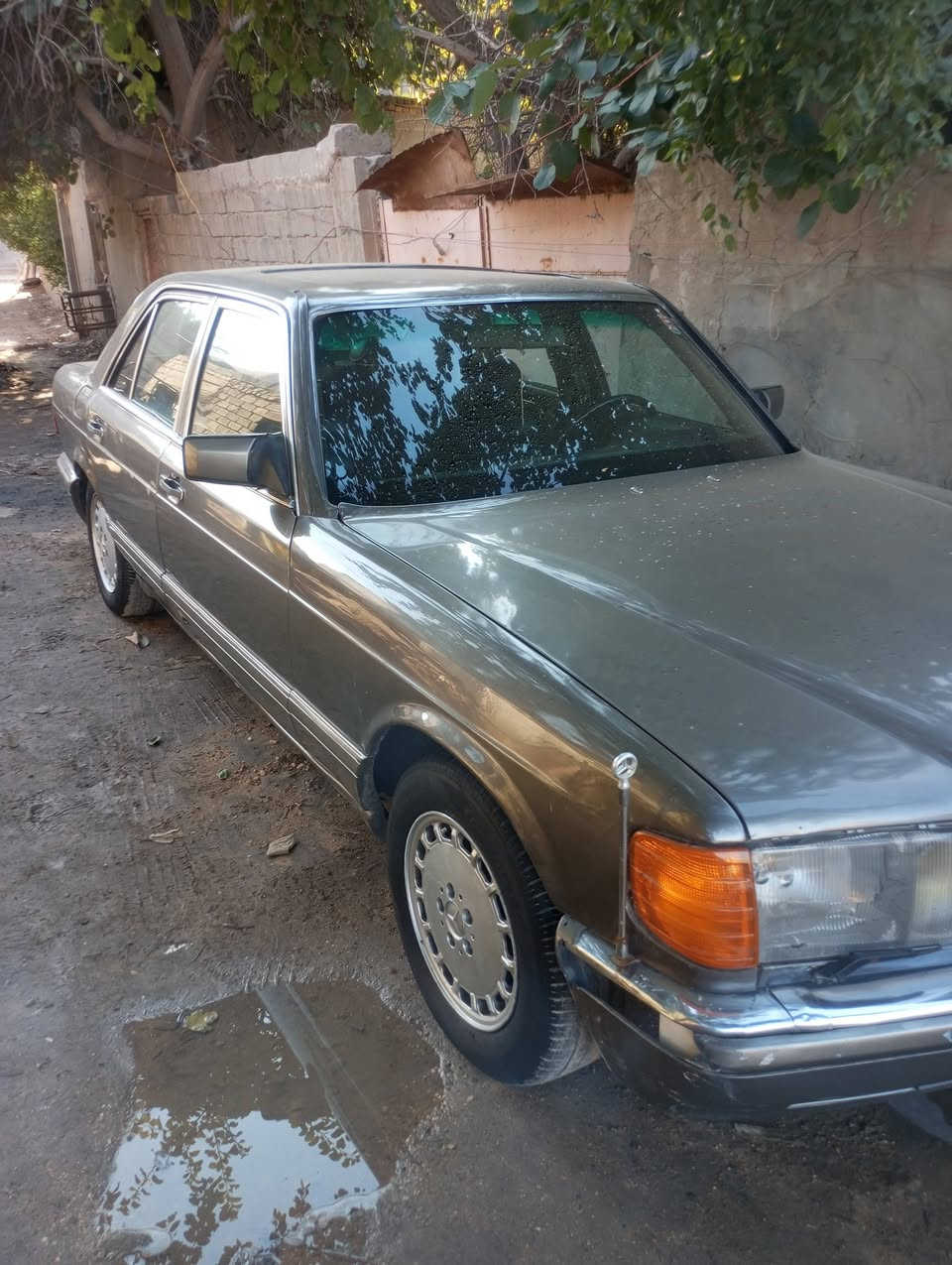 السلام عليكم مارسدس جامبو راسي 300sE رقم انكليزي بغداد تخم تاير حداديه جديد السياره مصبوغه عام جماليه حادثه جنطه ومعدل بارد لغود وشواصيه سليمه مكينه وكير بلاديات خير من الله لاتنقيص ولاتبخير كهربايات كله شغاله اريل كهرباي  غرفته حلوه تبريد🥶 تدفه شغاله🥵 السعر والتفاصيل اكثر هذا رقمي ***********ماتواجد ع الفيس
