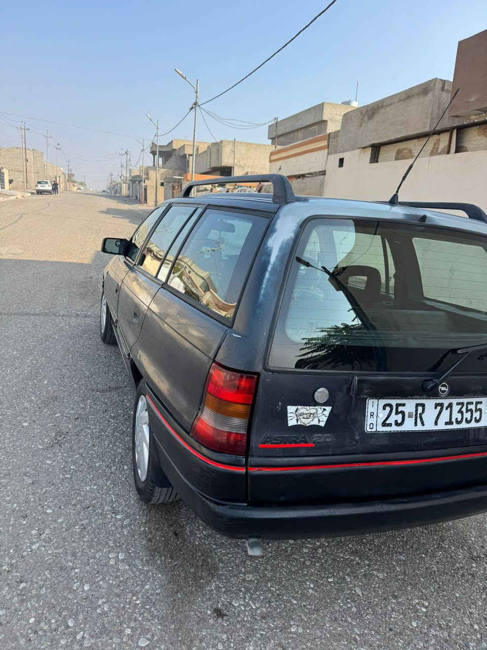 اوبل استرا 1994
سياره وضع شريكه  بدون صبغ 
كل جسمه بلاد بدون ضربه ولا خياس 
حتى هلالات بلاد 
رقم كركوك دولي بسمي سنويه جديده
دفتر بانزين بيه
وارد يابان 
تبريد
كير ومحرك بشرط 
بدون مصرف سياره جاهزه 
سعره 48$ بيه مجال 
اي استفسار خابر 
*********** كركوك, العراق
