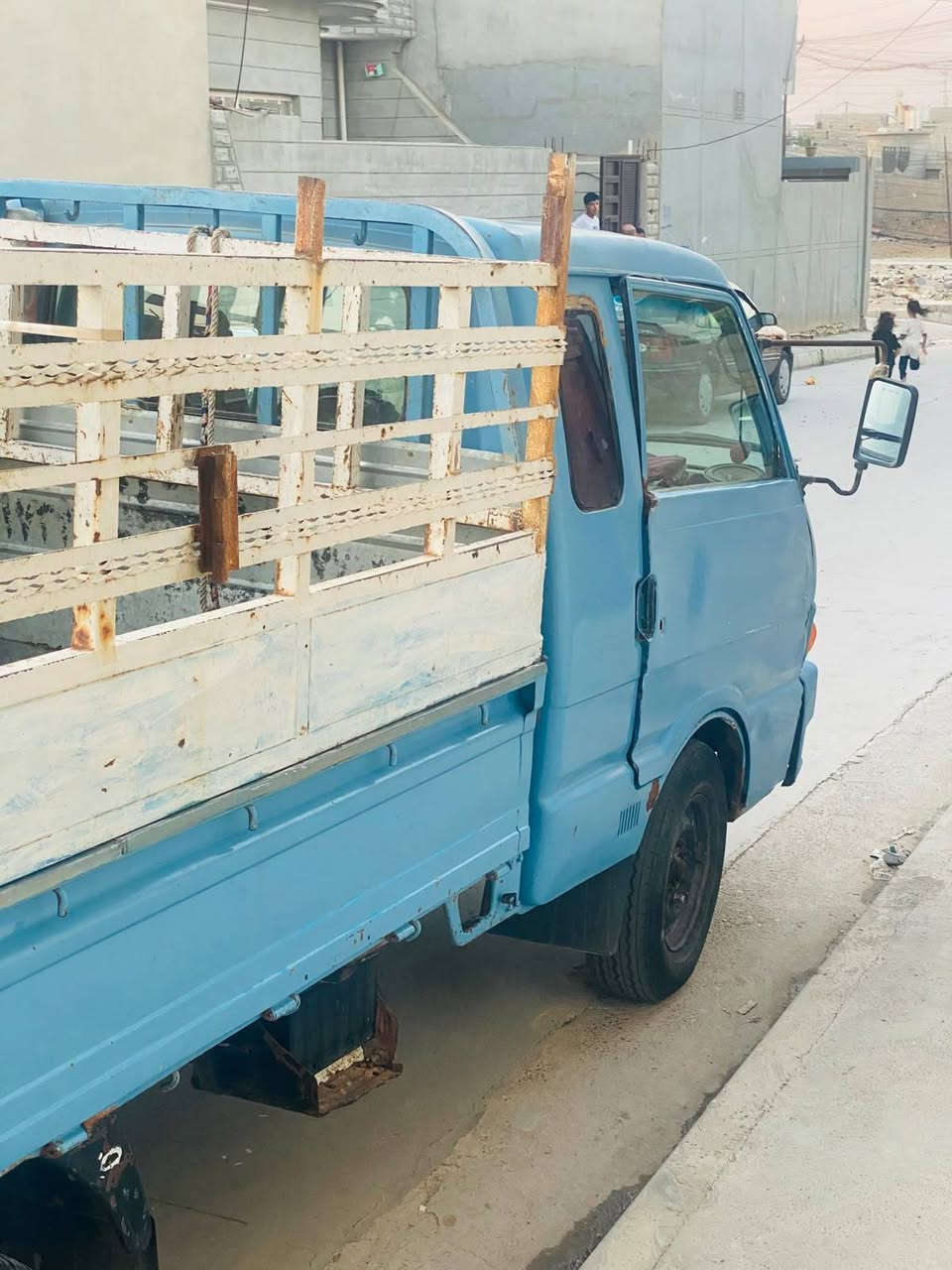كيه حمل للبيع محرك بادي بصرفيه موديل 95 تستلم حصة كاز السنويه ل 2027 تنتهي  ، طخم تواير جدد ،رقم نينوى السياره باسمي  ، شرط التحويل 
للتواصل ع الرقم 
***********
