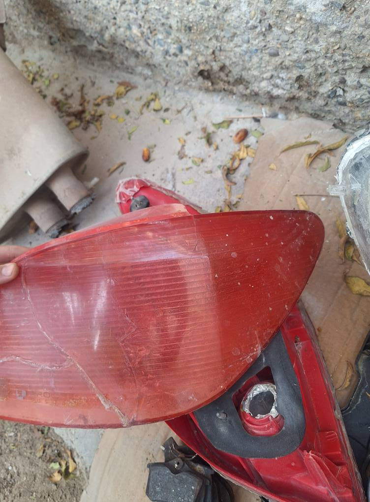 السلام عليكم عندي غراض بيجو فرنسي 307 (١ راديتر مي ،راديترات تبريد٢ ،مازدات ٤ ،حاضن رئيسي للتبريد هوه ول مروحه ، شوته كامله مع هوز،بكلايتات خلفيات ٢ تعبانات ؛ دسكات اصليه ؛عبوه جاهزه مع الفيتبم السعر كلهن ب٢٥٠ العنوان كربلاء للستفسار *********** كربلاء, العراق
