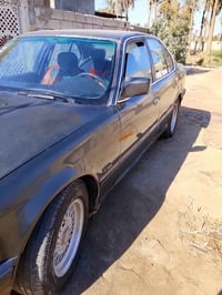 بي إم دبليو ٥٢٠ • موديل ١٩٨٩ • اسود