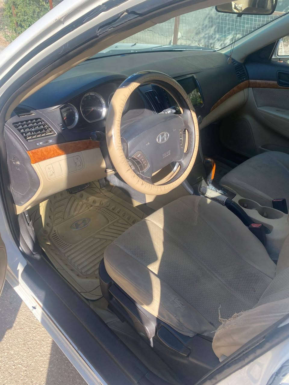 سوناتا للبيع موديل 2009 خليجي مكفوله فقط الجاملق الأيمن بي بارد السعر 115
***********
