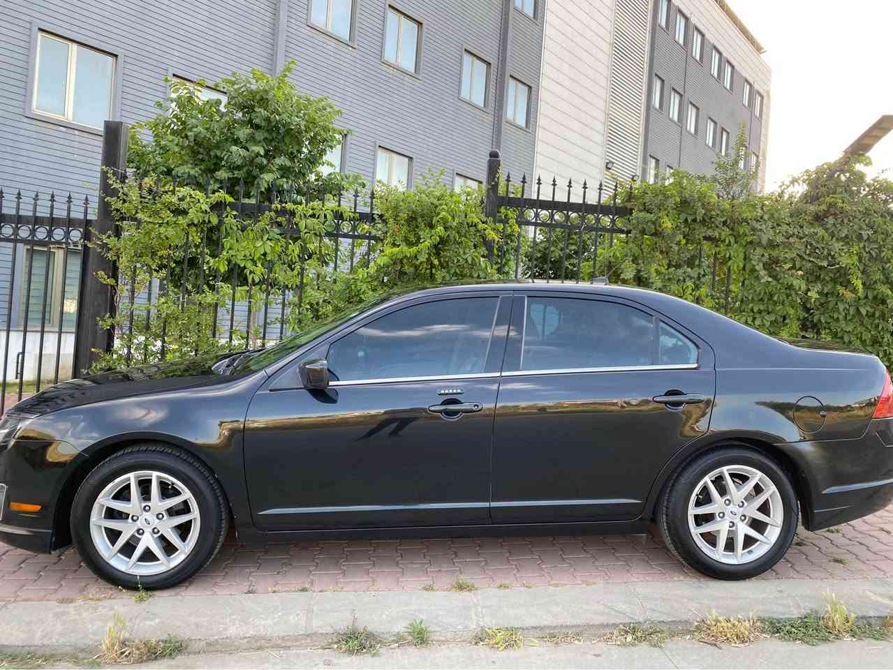 فۆرد فیوژن 2012 SEL 
4بستۆن 2.5
سوکان ڤۆلیۆم
تەحدید سورعە 
ڕاگری نشێوی
ئاوێنە دژە تەم و کارەبا و  ناوچەی کوێر
حاسەی پشتەوە
ناو زەرد و فۆرمیکا
کوشن جڵد و کارەبا 
کوشن هیتەر 
7 ڕەنگ
تەبرید سارد و گەرم دواڵ زۆن
6سەماعە 
بلوتوز CD AUX 
4 تایەی لۆک تازە بەستراوە 
گێڕ و مەکینە بە شەرت 
بێ بۆیاخ بێ سارد  هەموو گیانی کەپسە 
کەمێک کاڵ بوونەوەی سەقفی هەیە 
ڕەقەم سلێمانی سەنەوی تازەیە تا 2029
ڕۆشتن 190 هەزار
سعر 103$ معامەلە
هەموو شتەکان نوسراوە 
0773 695 9127 السليمانية, العراق
