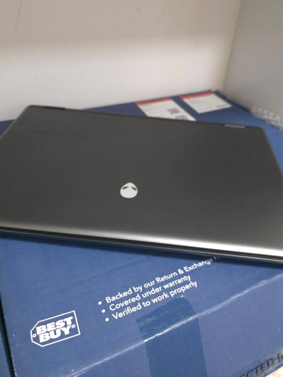 لابتوب dell alienware اعلى فئة بلابتوبات الديل
معالج : ultra 7 155H
كرت شاشة : 4070 
رامات : 16GB سرعة 5600
ذاكرة : 1TB SSD
الشاشة : 2.5K حجم 16 انج و240HZ هيرتز

اللابتوب اوبن بوكس انظف من الجديد بحيث مشحون بس 8 مرات وشاحنتة الاصلية وكارتون الاوبن بوكس وياه مكفول من كلشي توني ماخذة بمليونين قبل 10 ايام 
بس احتاجيت مبلغ اريد ابيع 

السعر مليون و875 وبي مجال بسيط
الرقم : ***********
العنوان البصرة الاصمعي ويوجد توصيل
