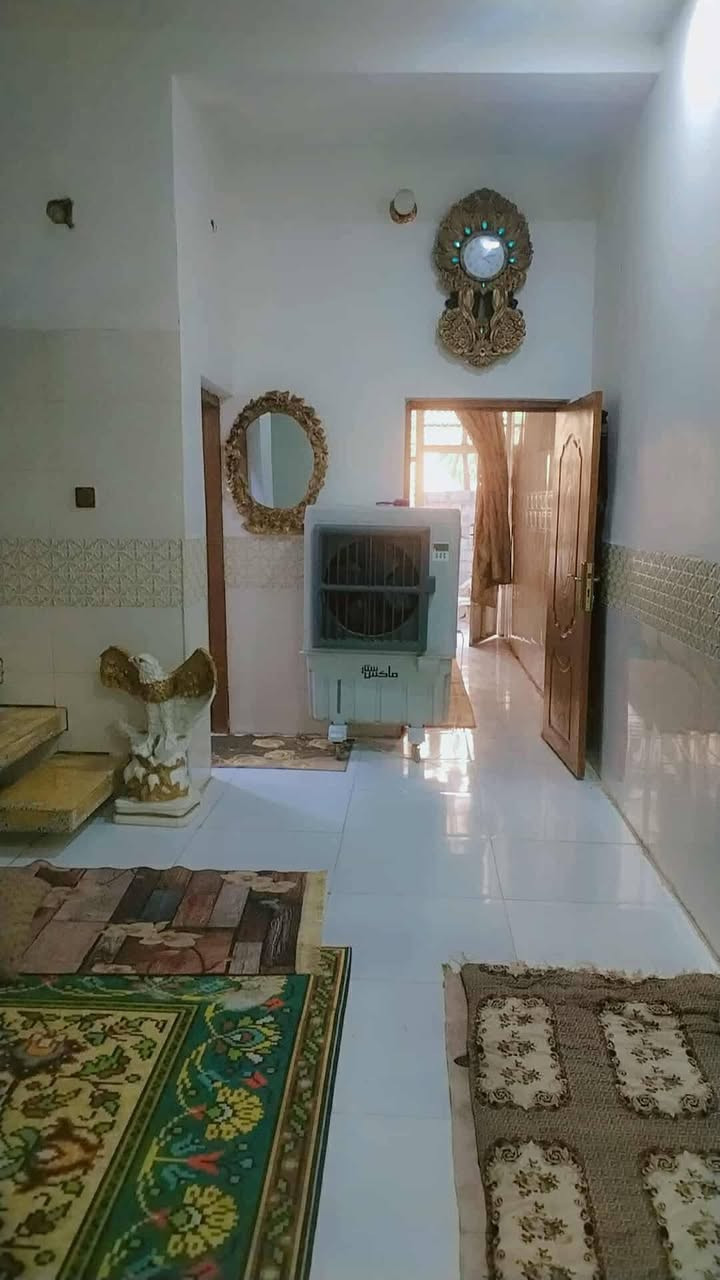 🌹.     السلام عليكم.    🌹

 🏠  #دار__للبيع_🏠

🌓🥀 #فضلا_وليس_أمرا_تابع_الصفحة_ليصلك_كل_جديد

🌐#الموقع : 

🌍#الحمزة__الغربي ⬅️ #حي__العسكري🌌 الباشية. 

🌠 التفاصيل 🔻🔻

🌠النوع : #طابو__زراعي__سند__25

🏞️المساحة :  252 متر.

🌠البيت حديث ونظيف ومرتب. 

🌌 جميع الخدمات متوفره .

🌠🏞️البناء : طابوق 🌄🌄 والسقف اعگادة. 

♒♒ محتويات البيت :

🌠🌠 البيت متكون من طابق  واحد يحتوي على :

🌠 غرفة نوم(1)

🏞️ استقبال.

🌠صالة .

🟥 مطبخ.

🏞️ صحيات خارجية. 

🏞️ كراج سيارة 

🏞️حديقة. 

👇👇👇
♒♒ السعر :47 وبي مجال. 

للاستفسار اكثر يرجى زيارة مكتب دلالية الرياحين للعقار   
#الكائن 
الحمزة الغربي بداية حي العسكري على الشارع الرئيسي قرب مكتب الأخوين للانترنيت. 
                         
                 أو 

 الاتصال على #الادارة

                   *********** ☎️ واتساب 

                  *********** ☎️ واتساب 

                 *********** ☎️ واتساب 

☎️🌌للأعلان والترويج عن عقاراتكم يرجى مراسلة الصفحة أو مراسلة خدمة الزبائن واتساب ☎️ *********** ☎️
