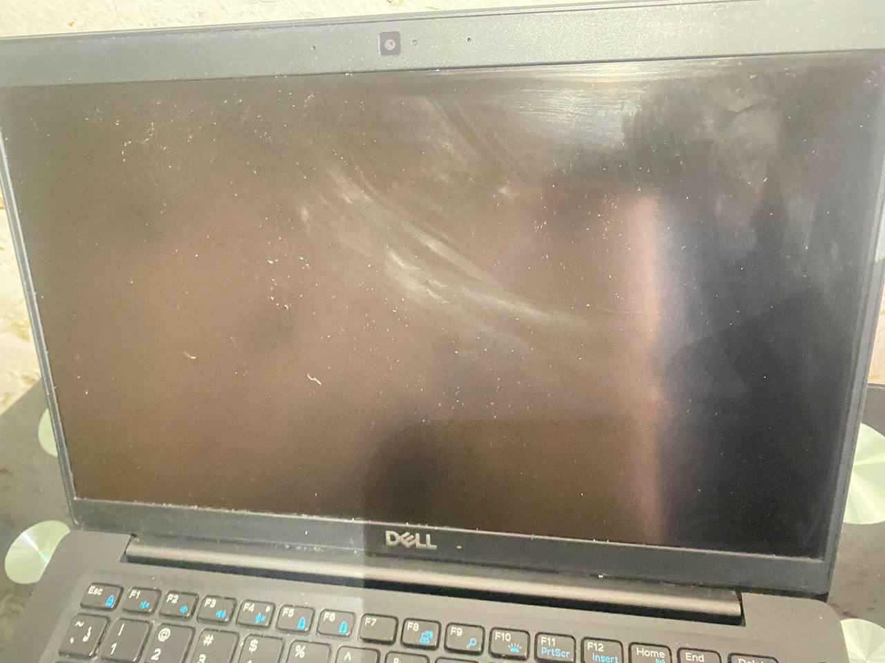 💻 لابتوب DELL للبيع – مواصفات ممتازة
🔹 نظام التشغيل: Windows 11 Pro
🔹 المعالج: Intel Core i5 – الجيل الثامن
🔹 الذاكرة: 256 GB SSD
🔹 الحالة: نظيف ويشتغل بدون مشاكل

🧩 الملحقات تشمل:
✔️ ماوس JERTECH مدعوم بإضاءة RPG
✔️ كيبورد خارجي MEE TION K9320
✔️ ستاند مراوح تبريد (COOLER PAD – NIKUSO SHUN-1)
✔️ شاحن أصلي + حقيبة

💵 السعر:300 ألف فقط
📱 للتواصل واتساب فقط: ***********

📸 الصور ⬇️ بغداد, العراق
