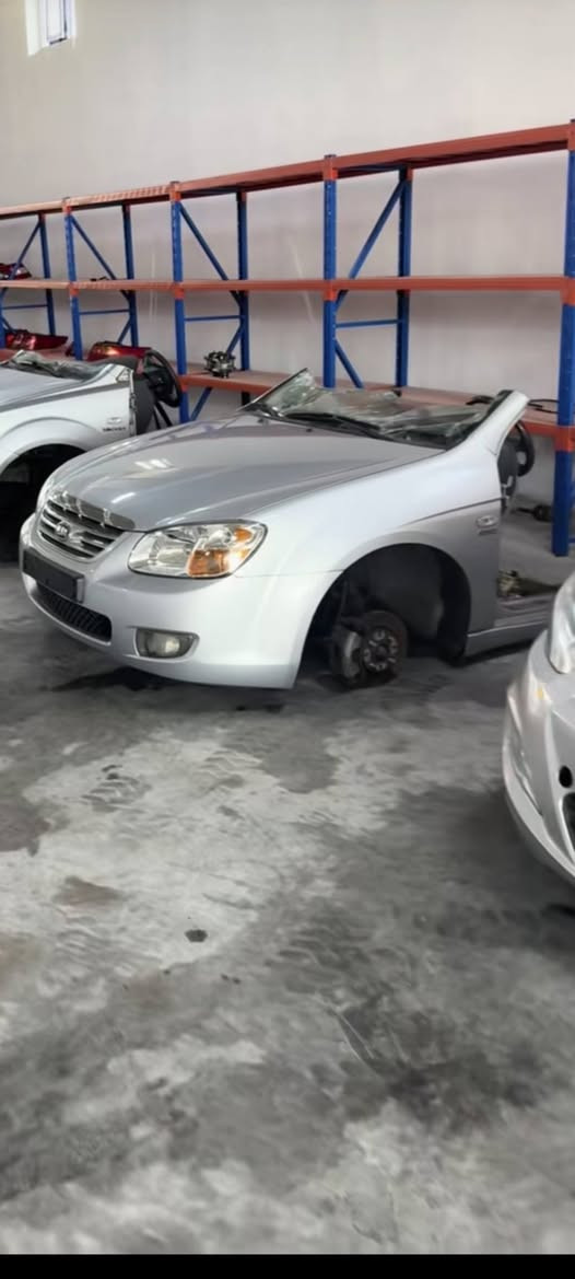 سلام عليكم قطع غيار سيراتو ٢٠٠٩ كصه محرك أبواب بجم كير حداديه مكاني بابل الاسكندريه ***********
