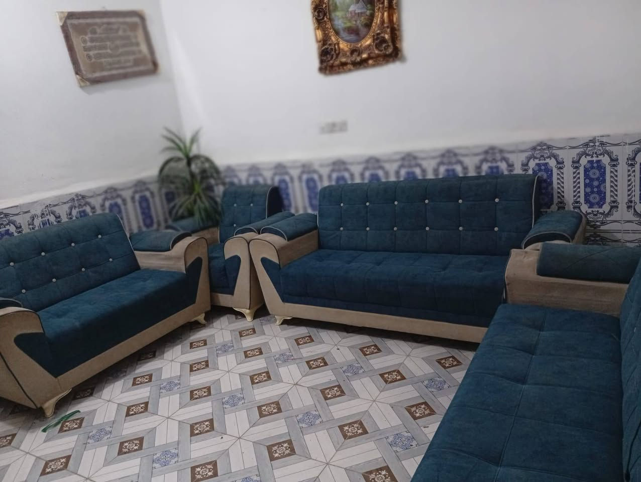 السلام عليكم 
غراض للبيع سبب البيع ننتقل لغير مكان 
خاص أو الاتصال ع الرقم ***********
