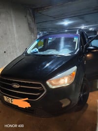 سيارة فورد اسكيب نوعية تيتانيم موديل 2017ماشية 93000الف ميل ضرر بثلاث ...